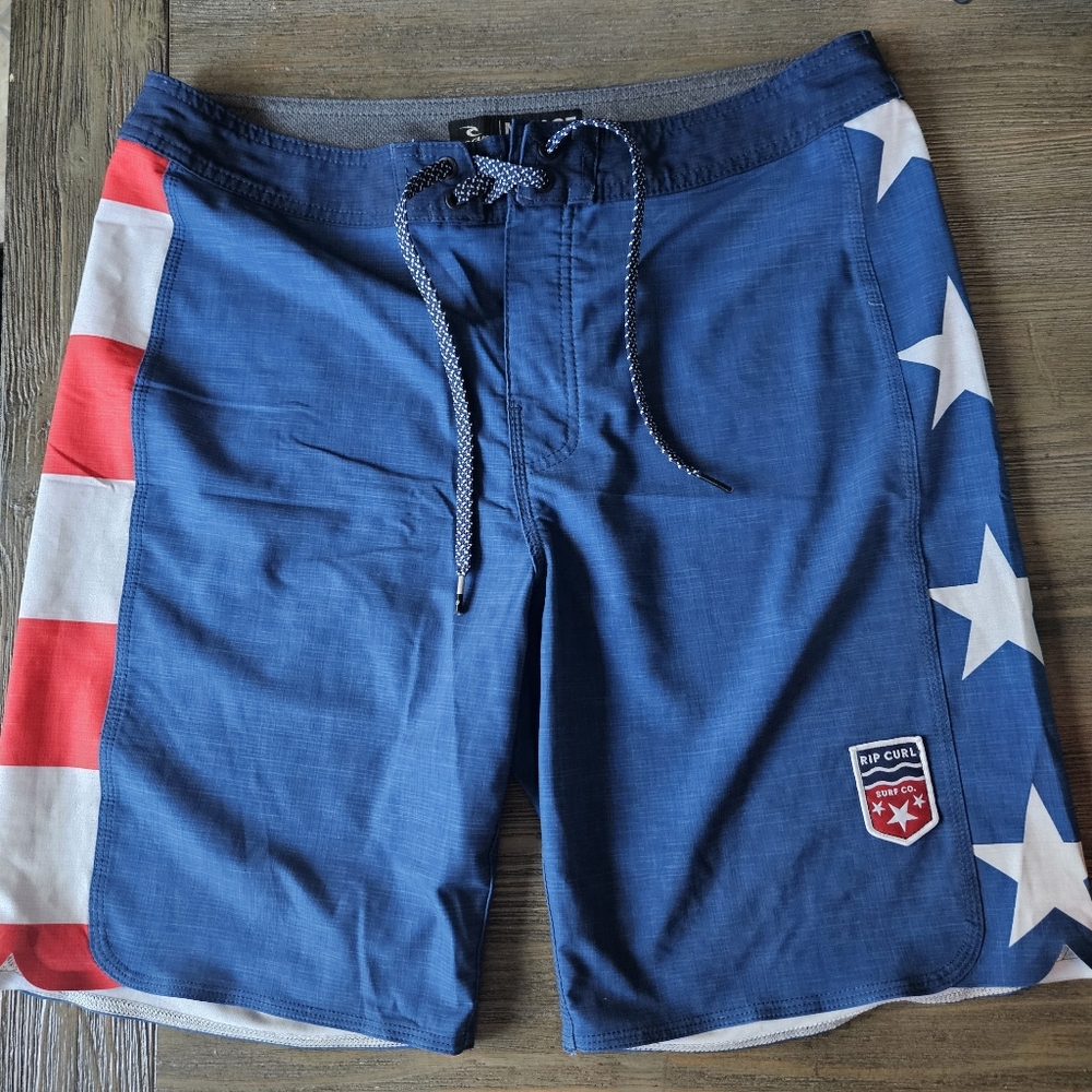 Rip Curl Mirage Men’s Blue Swim Board Shorts with Red & White Accents Size 32